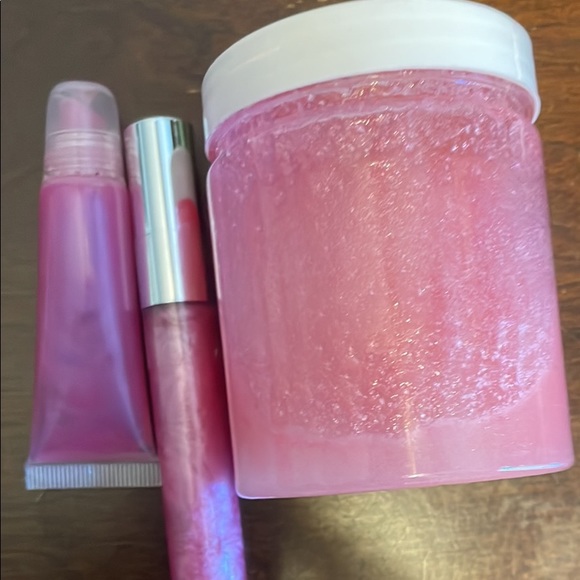 Strawberry set - Picture 1 of 4